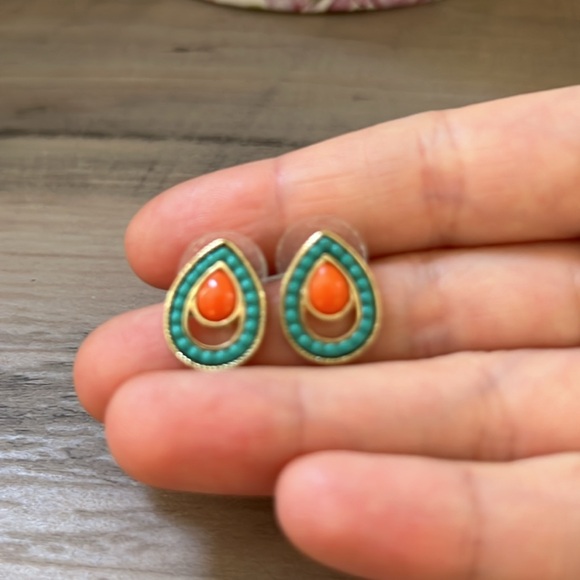 Pretty tear drop shape earrings 🧡🏆✨ - Picture 2 of 3